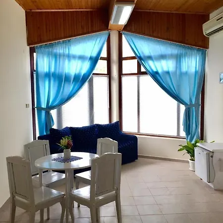 Alex Hotel 2*