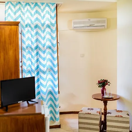 Alex Hotel 2*